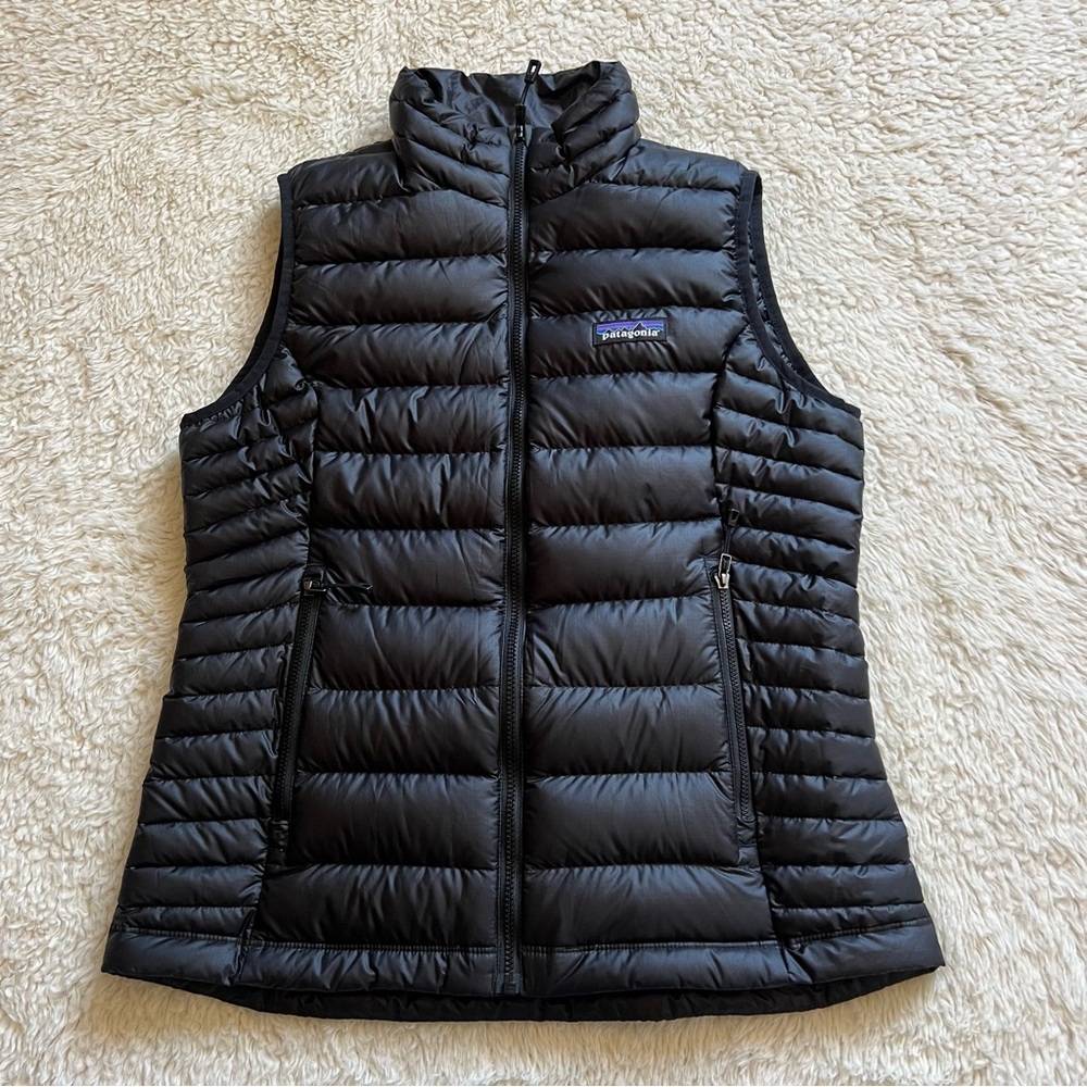 Patagonia down sweater vest. Size small.
